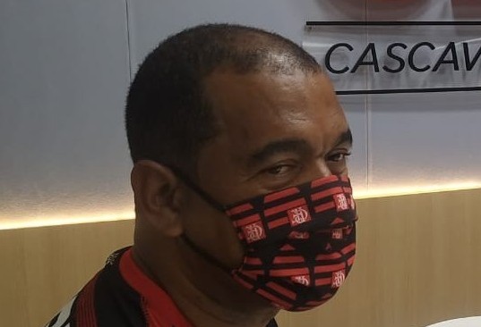 "Instalaram no passado postos próximos e agora defendem o distanciamento; tem incógnita por trás"