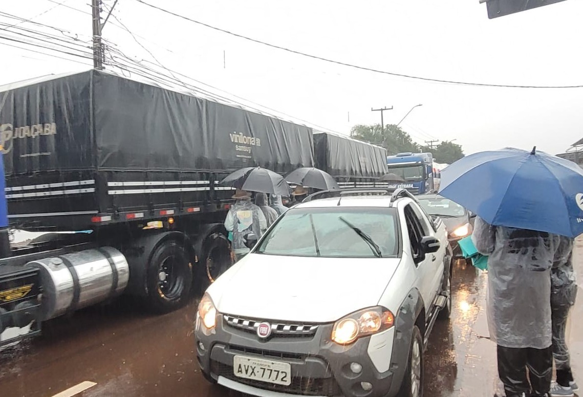 Motoristas recebem benções na tradicional festa de São Cristóvão 