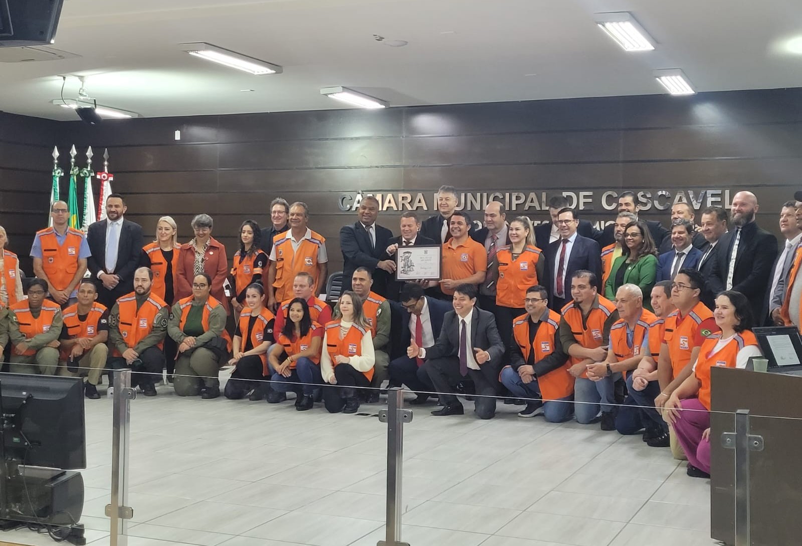 Defesa Civil recebe homenagem na Câmara de  Cascavel 