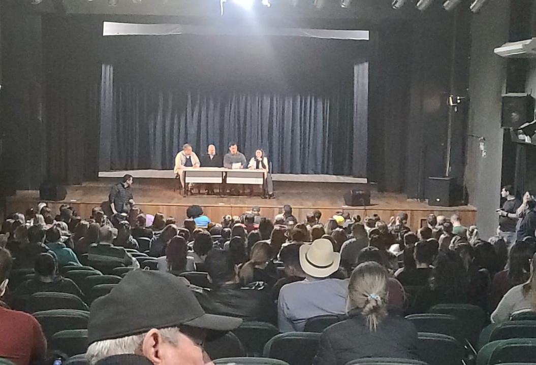 Servidores municipais discutem sobre proposta de parcelamento de reajuste salarial 