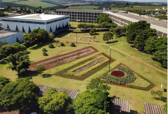 Casa do Estudante da Unioeste será construída com contêineres 