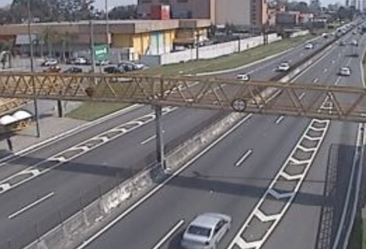 Rodovias do PR têm pontos com manifestações; Fetranspar repudia atos