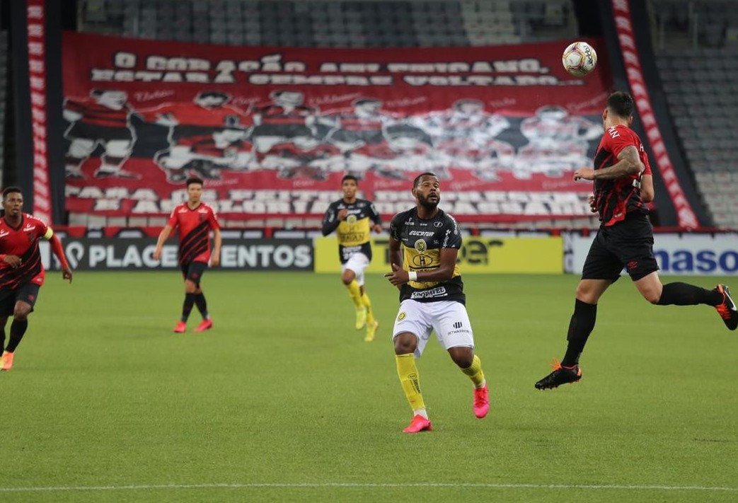 FC Cascavel não consegue segurar o Furacão e é goleado por 5x1 