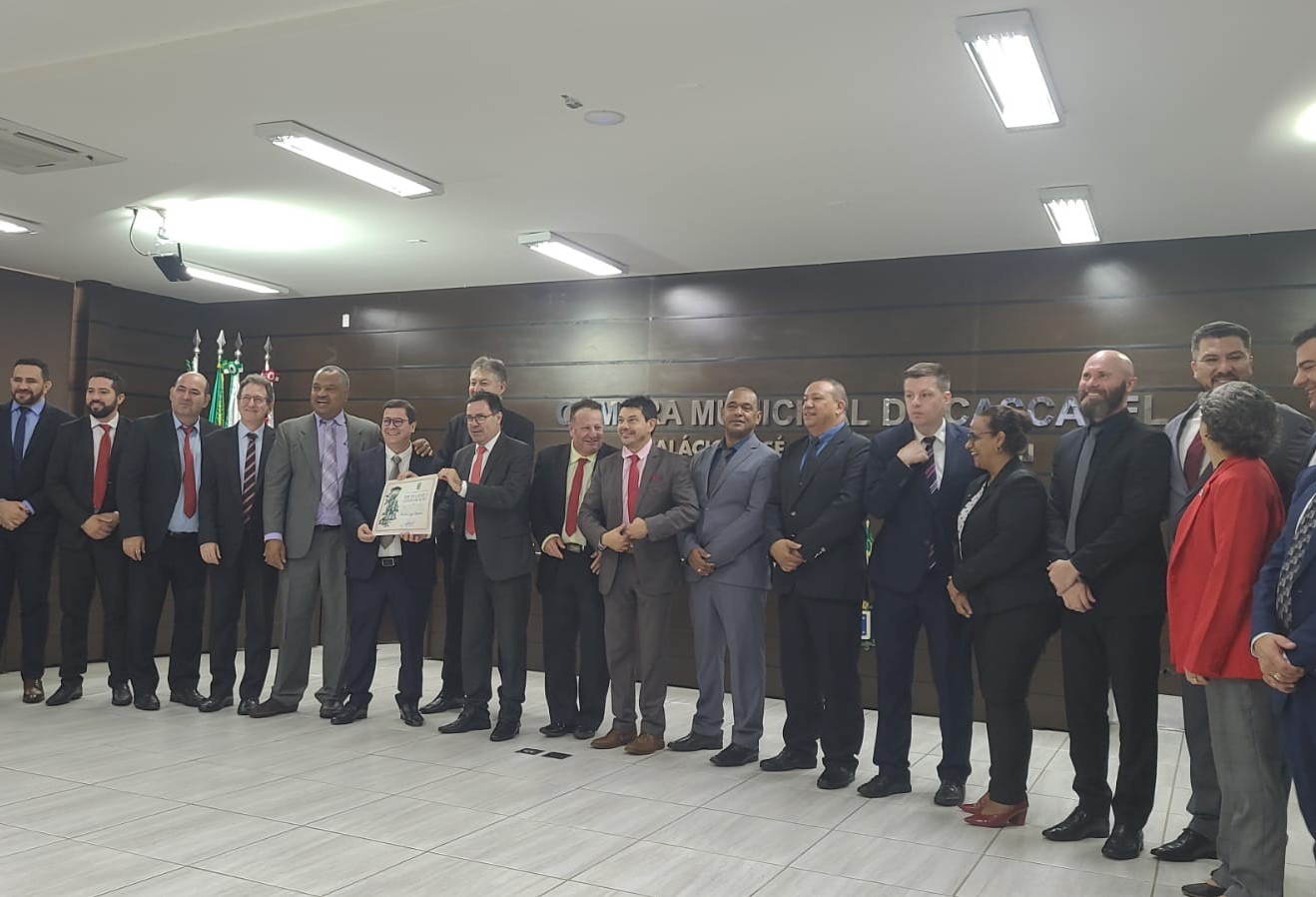 Neurocirurgião Dr. Bandeira é homenageado com Voto de Louvor por sua atuação