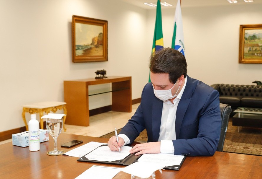 Governo do Estado cria comitê para discutir vacinas contra coronavírus no Paraná