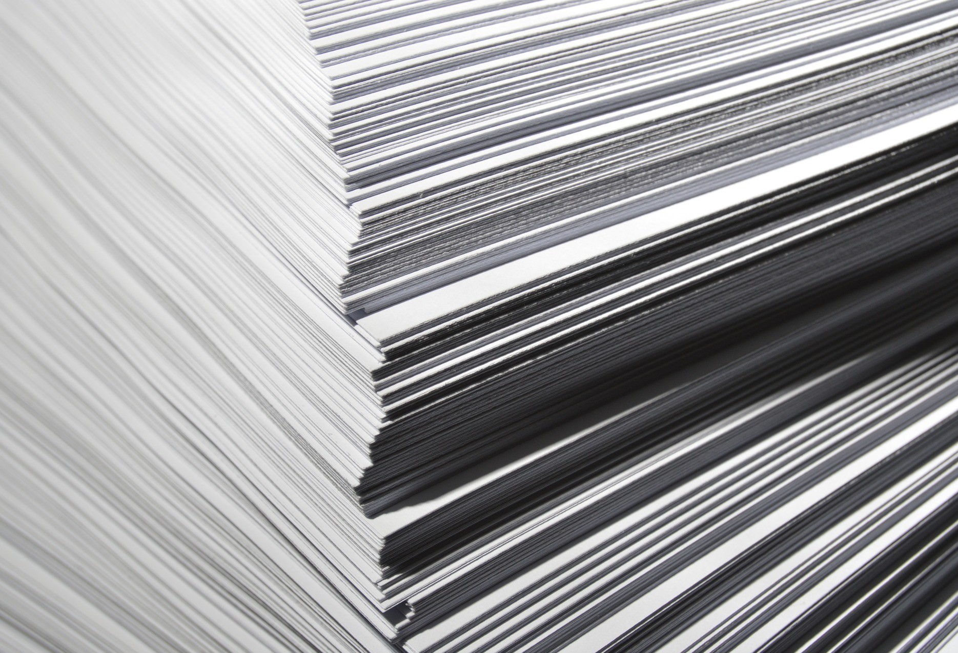 Vereador denuncia possível fraude de entrega de papel sulfite 