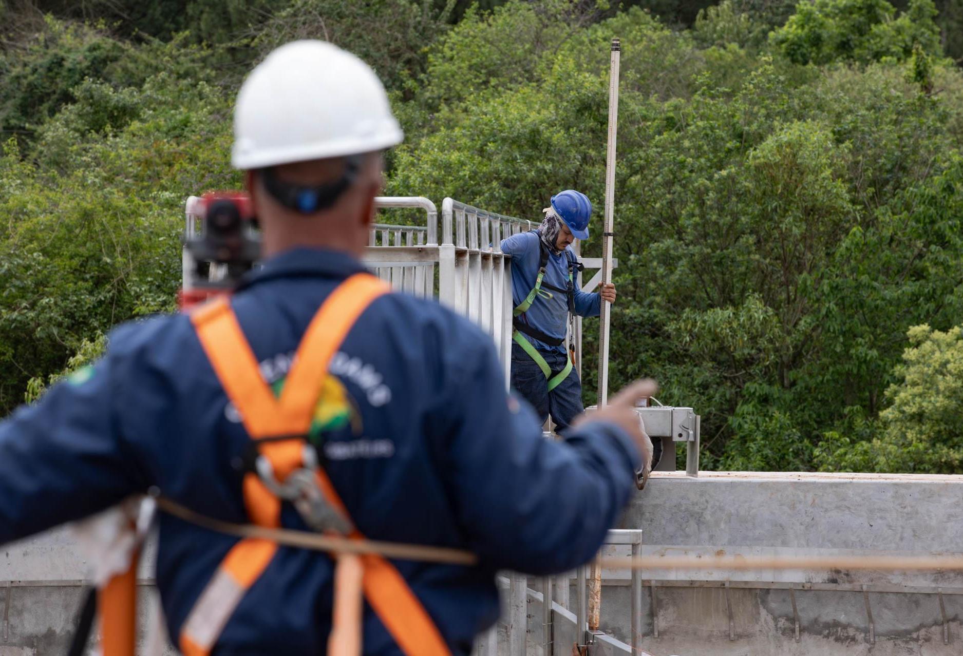 Sanepar amplia rede de esgoto em Cascavel para atender mais 450 famílias