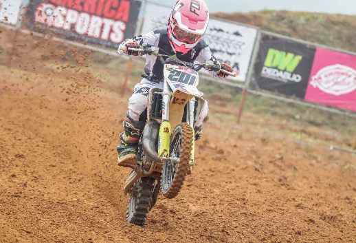 "Meu objetivo é entrar em uma equipe grande e ganhar o Arena Cross "