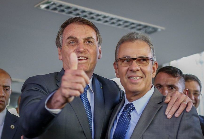 Bolsonaro anuncia revitalização do sistema de furnas em Foz do Iguaçu 