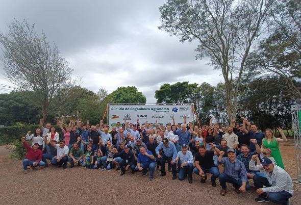 Associados da AREAC dão uma verdadeira aula de solidariedade nas comemorações do Dia do Engenheiro Agrônomo