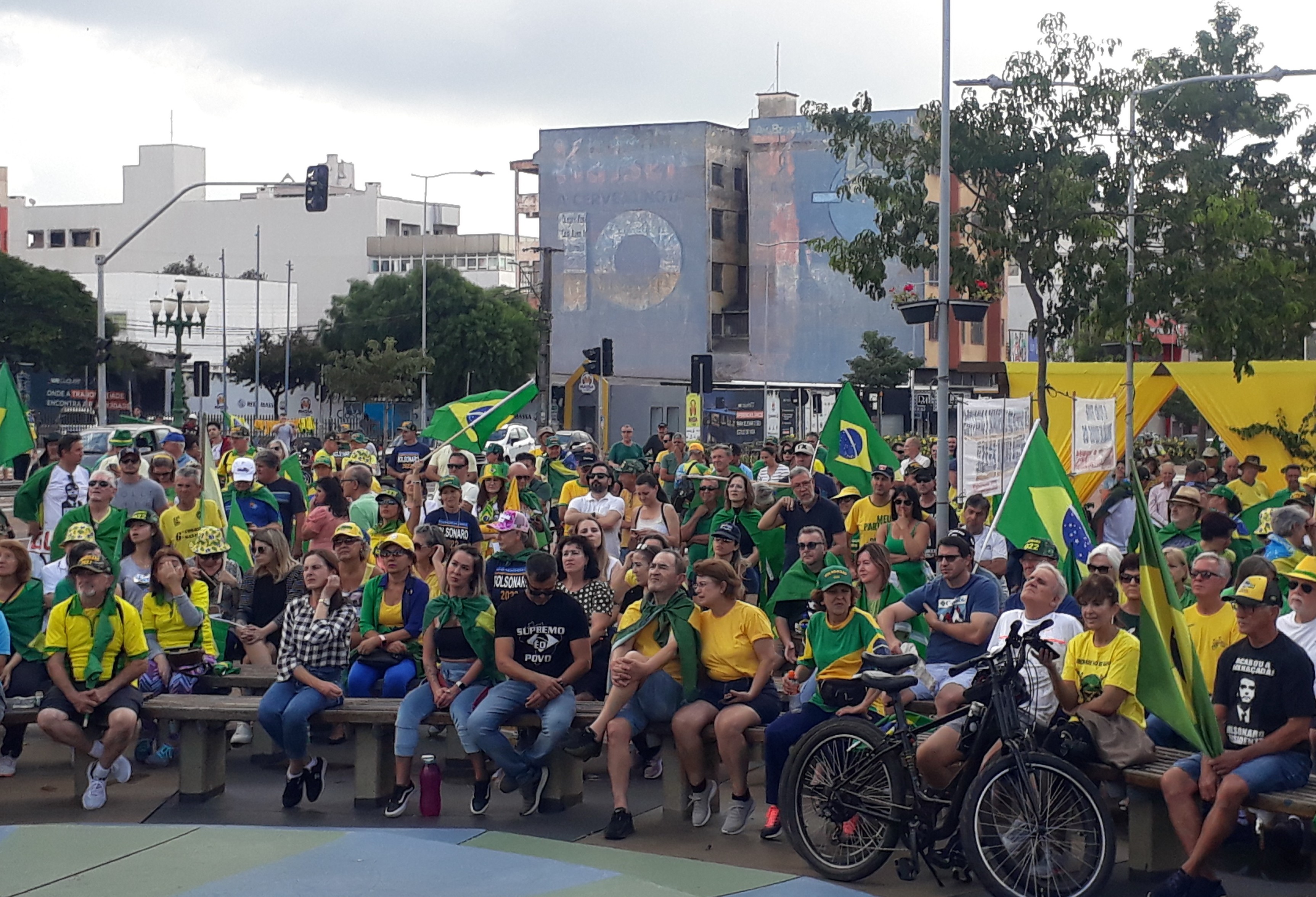 Ato pró-Bolsonaro é realizado em Cascavel