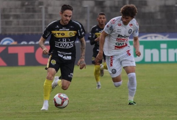FC Cascavel vence Operário e se isola na liderança do Paranaense