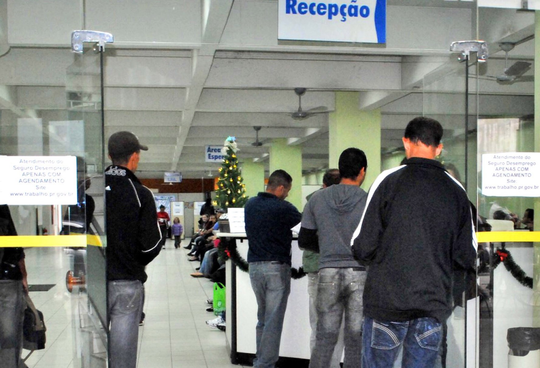 Agência do Trabalhador de Cascavel  disponibiliza  708 vagas de emprego