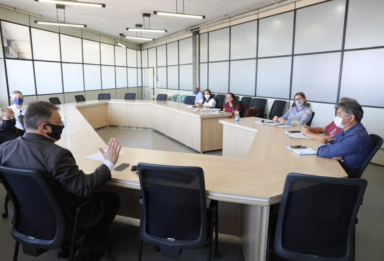 Reunião discute futuro do contrato do lixo