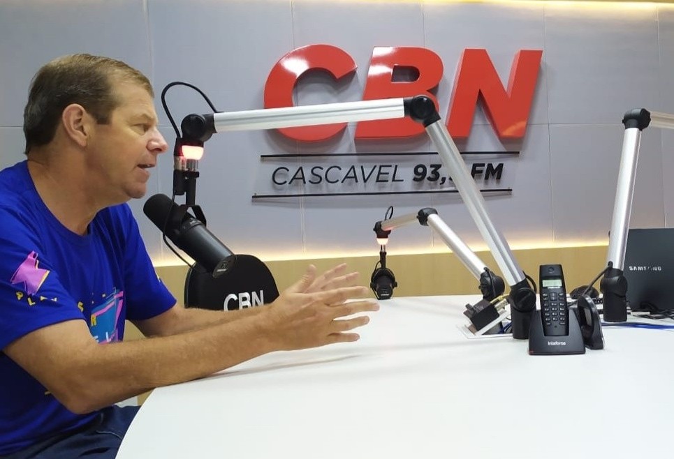 "A competição estimula a produtividade; a concorrência precisa ser maior não apenas nos bancos" diz  Scheuer