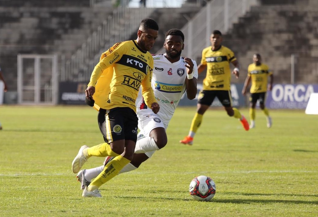 FC Cascavel empata e segue líder, CCR perde e ocupa a laterna