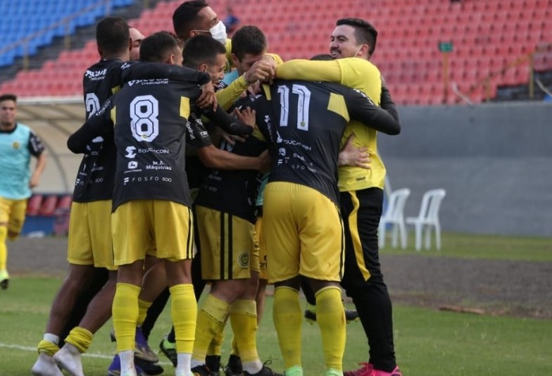 Com gol no último minuto, FC Cascavel e Londrina empatam