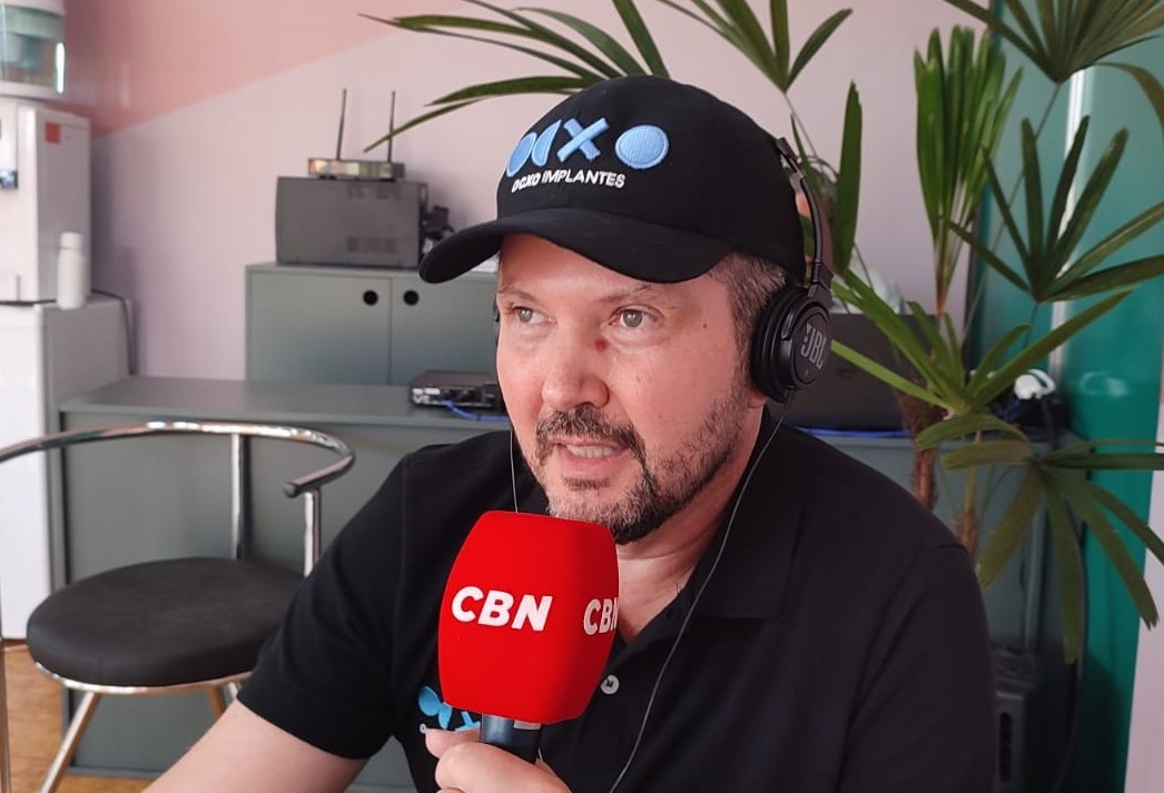 "Somos uma clínica de implantes e também estamos no Show Rural  com as novas tecnologias"