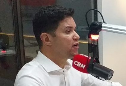 "A alíquota de ICMS no Paraná, que subiu de 18% para 19%, poderá ser revista no final do ano", diz Guto