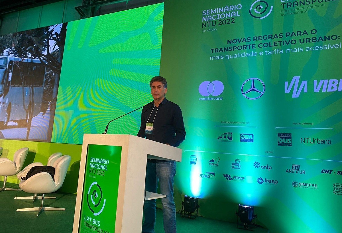 Prefeito de Cascavel participa de seminário sobre transporte urbano e discute implantação de políticas públicas para o setor