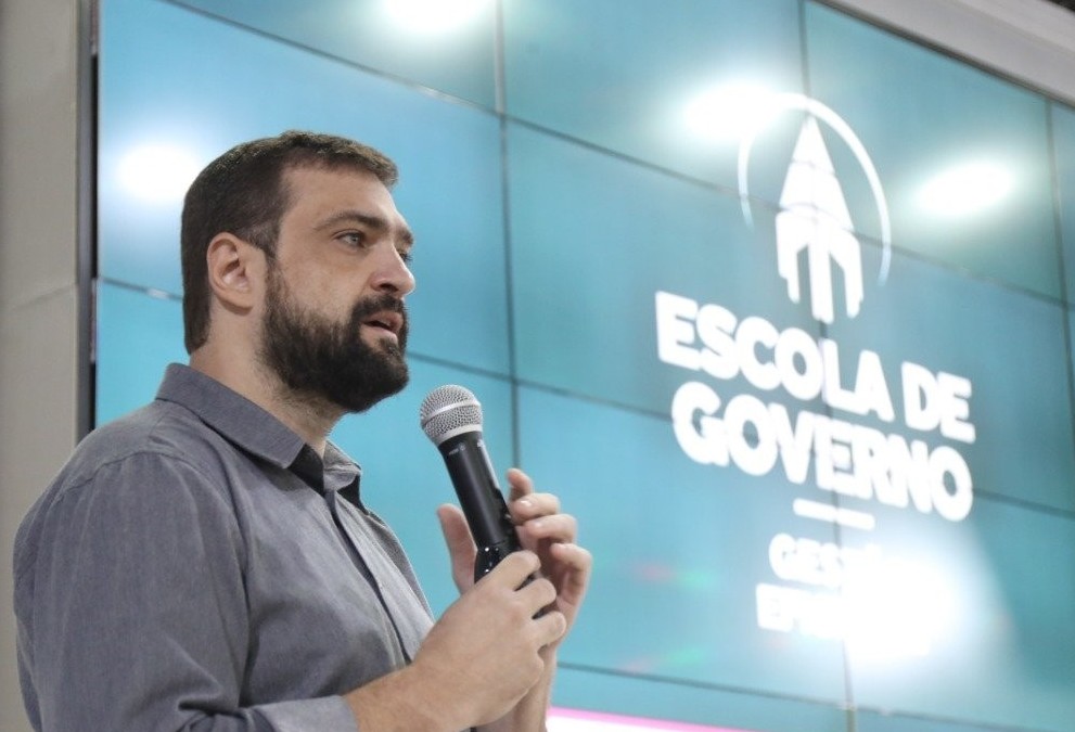 "Esperamos a chegada de novas doses para avançarmos em grupos maiores"