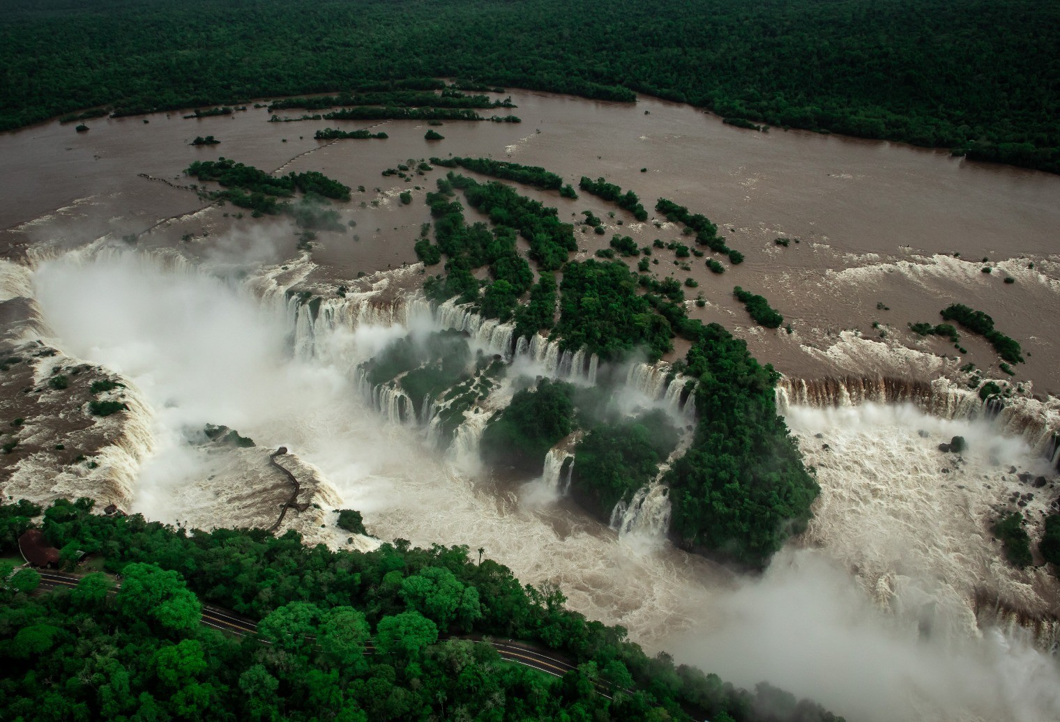 Vazão d’água nas Cataratas está em 11 milhões de litros por segundo