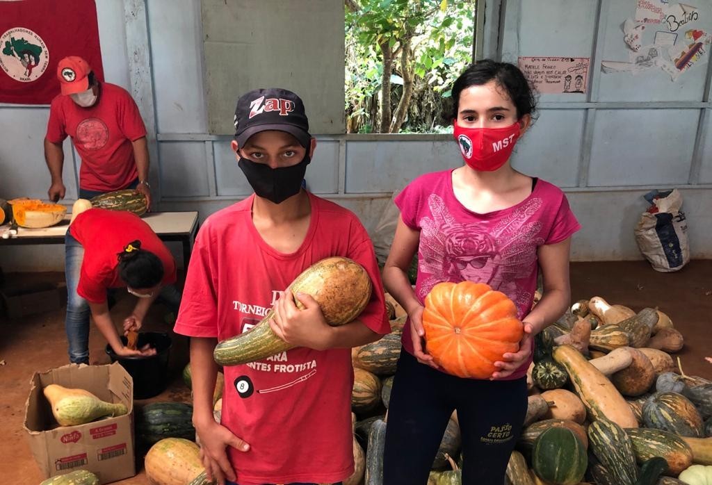 MST entrega alimentos para famílias em situação de vulnerabilidade em Cascavel 