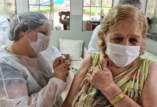 Covid-19: Cascavel aplica 378 doses no primeiro dia da vacinação