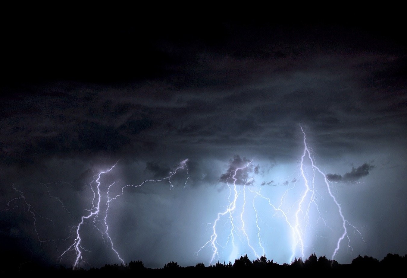 Chuva causa estragos em Cascavel 