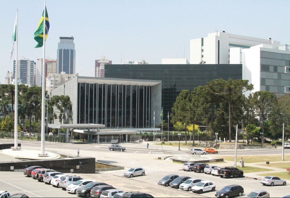 Rejeição de todas as emendas do projeto que delega rodovias estaduais revolta deputados