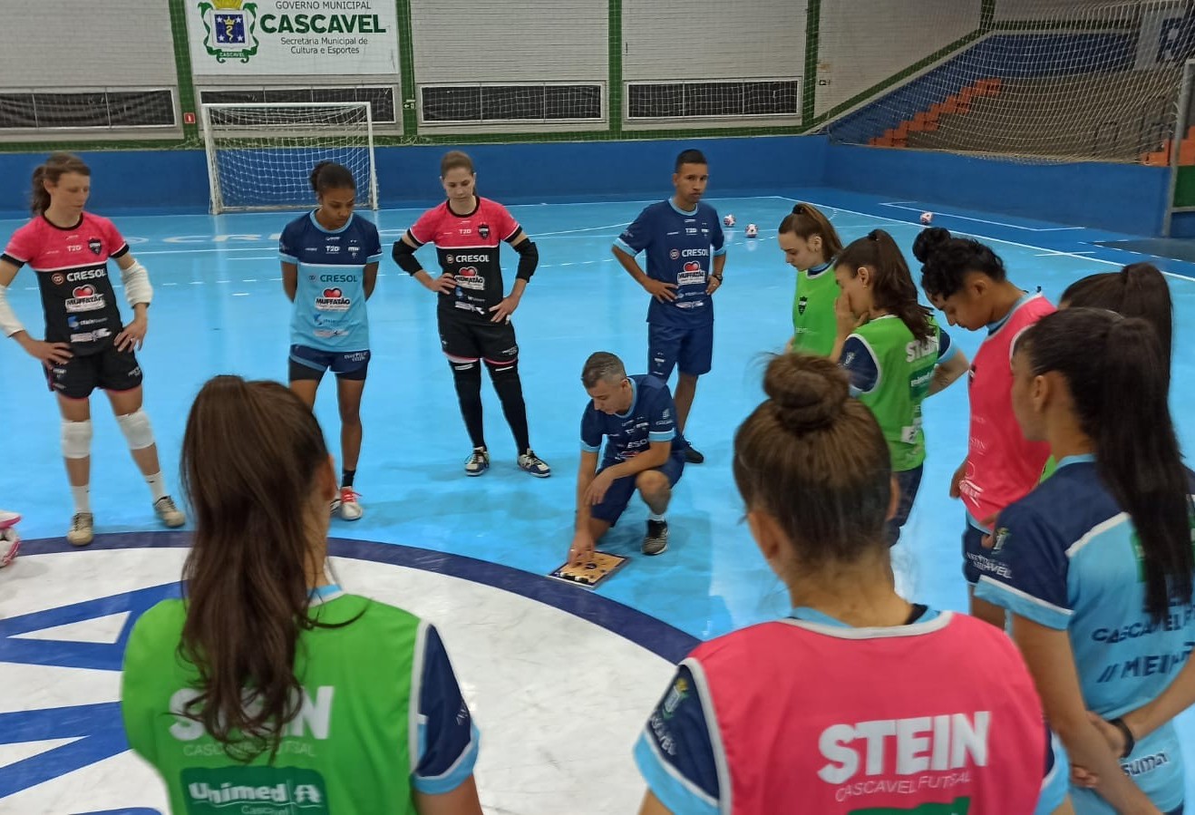 Stein Cascavel Futsal encara o São José pela Liga Feminina de Futsal